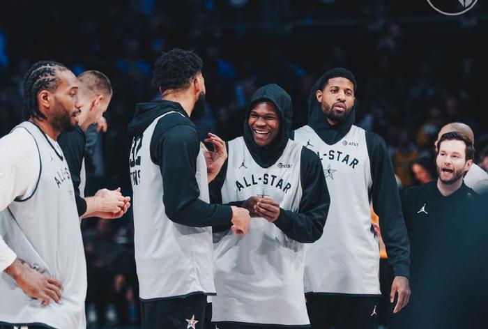包含伦纳德领衔多国球员，NBA赛场上展现巅峰实力的词条