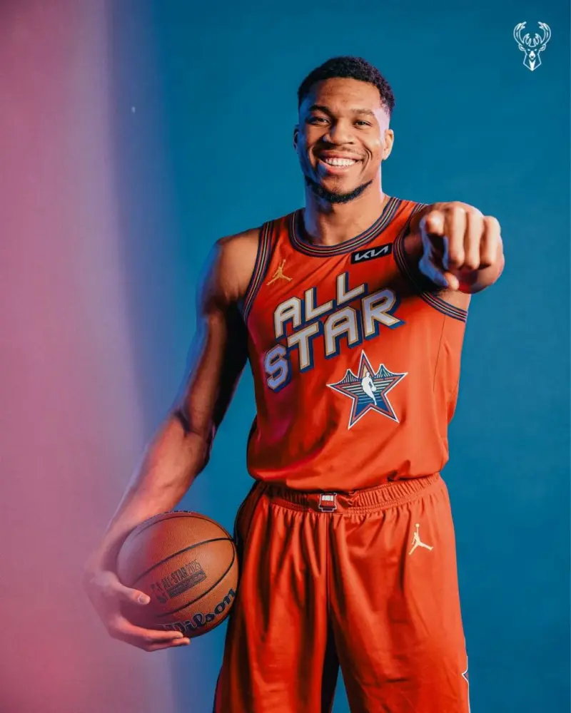 天博体育下载-NBA官网公布新赛季东部前十球员字母哥居首