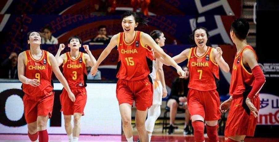 山东女篮更新日常训练视频：热爱永不褪色，未来必定可期